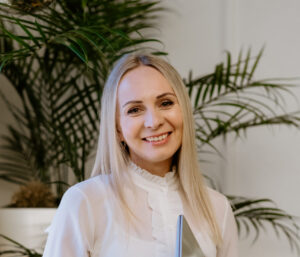 Liina Ostumaa, Hamalink, Assistendikool, blogi